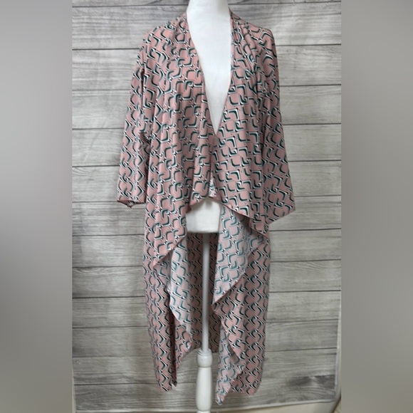 LuLaRoe Tops - LuLaRoe Pink and Green kimono